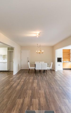 Apartamento à venda com 147m², 3 quartos e 3 vagas Apartamento à venda com 147m², 3 quartos e 3 vagasSala