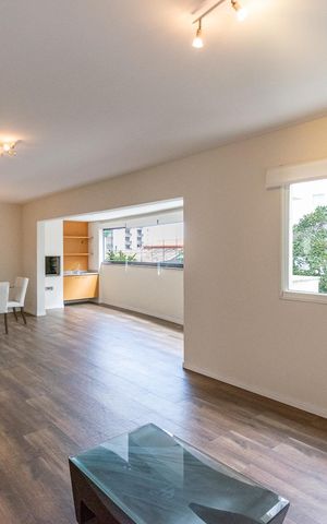 Apartamento à venda com 147m², 3 quartos e 3 vagas Apartamento à venda com 147m², 3 quartos e 3 vagasSala