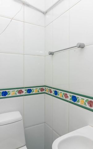 Casa para alugar com 590m², 5 quartos e 8 vagas Casa para alugar com 590m², 5 quartos e 8 vagasBanheiro 6