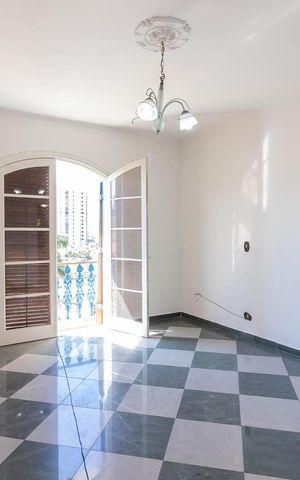 Casa para alugar com 590m², 5 quartos e 8 vagas Casa para alugar com 590m², 5 quartos e 8 vagasSuíte