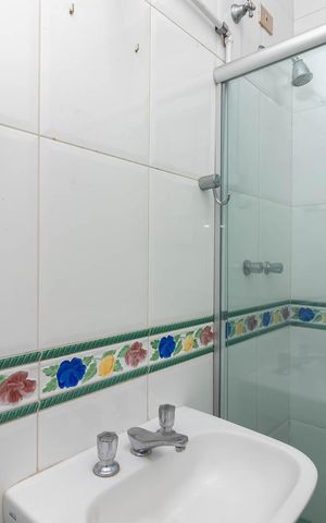 Casa para alugar com 590m², 5 quartos e 8 vagas Casa para alugar com 590m², 5 quartos e 8 vagasBanheiro 6