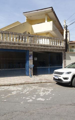 Casa à venda com 205m², 5 quartos e 3 vagas