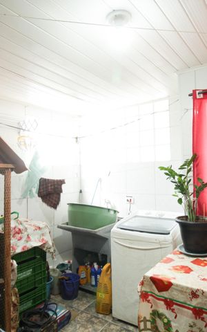 Casa à venda com 205m², 5 quartos e 3 vagas