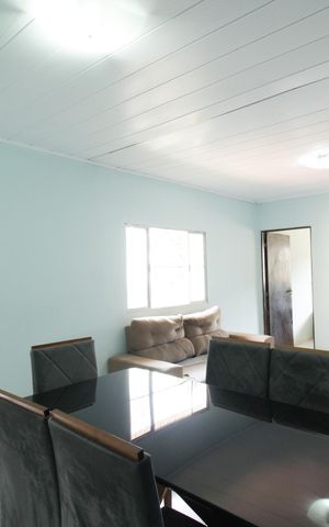 Casa à venda com 205m², 5 quartos e 3 vagas Casa à venda com 205m², 5 quartos e 3 vagasCinco casas