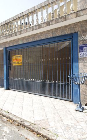 Casa à venda com 205m², 5 quartos e 3 vagas