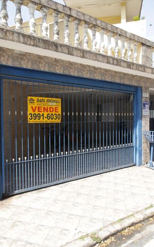 Casa à venda com 205m², 5 quartos e 3 vagas