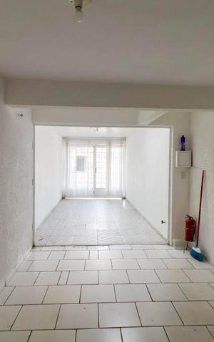 Casa à venda com 125m², 3 quartos e sem vaga Casa à venda com 125m², 3 quartos e sem vagaGaragem