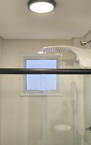 Apartamento para alugar com 77m², 2 quartos e 1 vaga Apartamento para alugar com 77m², 2 quartos e 1 vagaBanheiro da Suíte 1