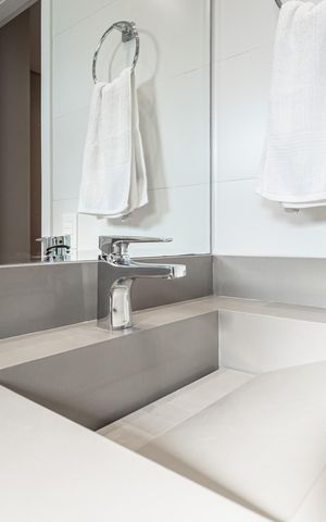 Apartamento para alugar com 76m², 2 quartos e 1 vaga Apartamento para alugar com 76m², 2 quartos e 1 vagaBanheiro da Suíte 2
