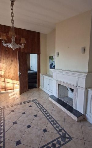 Casa à venda com 314m², 4 quartos e 2 vagas Casa à venda com 314m², 4 quartos e 2 vagasSala de Jantar