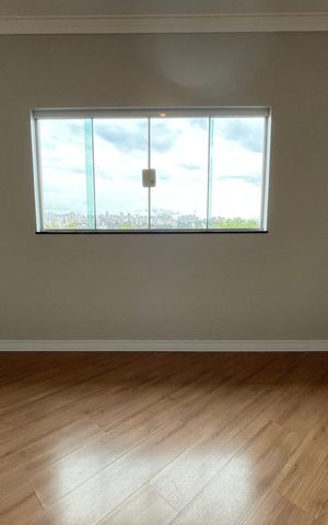 Casa à venda com 240m², 3 quartos e 8 vagas Casa à venda com 240m², 3 quartos e 8 vagasQuarto 1