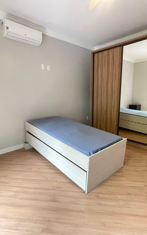 Casa à venda com 240m², 3 quartos e 8 vagas Casa à venda com 240m², 3 quartos e 8 vagasQuarto 3