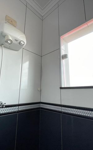 Casa à venda com 240m², 3 quartos e 8 vagas Casa à venda com 240m², 3 quartos e 8 vagasBanheiro 1