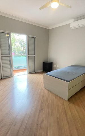 Casa à venda com 240m², 3 quartos e 8 vagas Casa à venda com 240m², 3 quartos e 8 vagasQuarto 3