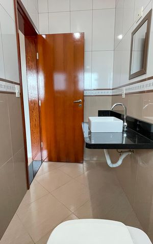 Casa à venda com 240m², 3 quartos e 8 vagas Casa à venda com 240m², 3 quartos e 8 vagasBanheiro 2