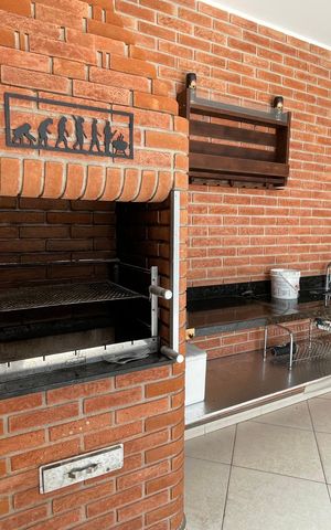 Casa à venda com 240m², 3 quartos e 8 vagas Casa à venda com 240m², 3 quartos e 8 vagasChurrasqueira