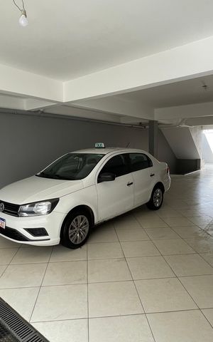 Casa à venda com 240m², 3 quartos e 8 vagas Casa à venda com 240m², 3 quartos e 8 vagasGaragem