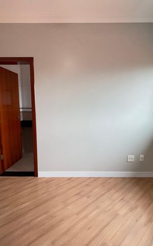 Casa à venda com 240m², 3 quartos e 8 vagas Casa à venda com 240m², 3 quartos e 8 vagasQuarto 2