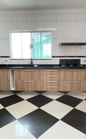 Casa à venda com 240m², 3 quartos e 8 vagas Casa à venda com 240m², 3 quartos e 8 vagasCozinha