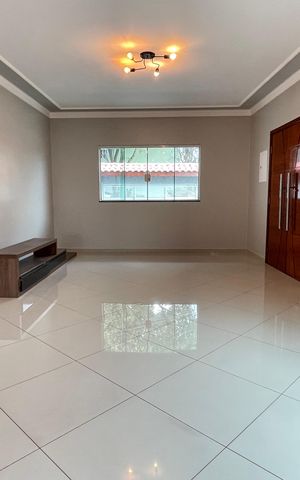 Casa à venda com 240m², 3 quartos e 8 vagas Casa à venda com 240m², 3 quartos e 8 vagasSala