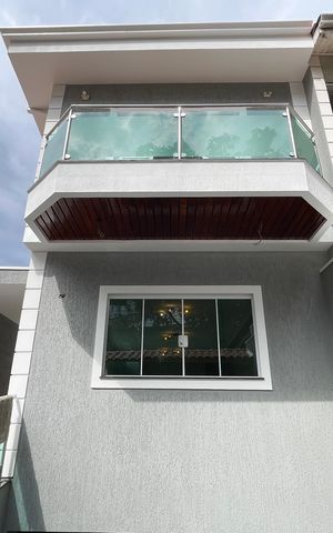 Casa à venda com 240m², 3 quartos e 8 vagas Casa à venda com 240m², 3 quartos e 8 vagasFachada