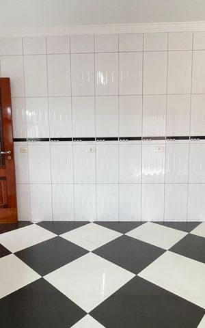 Casa à venda com 240m², 3 quartos e 8 vagas Casa à venda com 240m², 3 quartos e 8 vagasCozinha