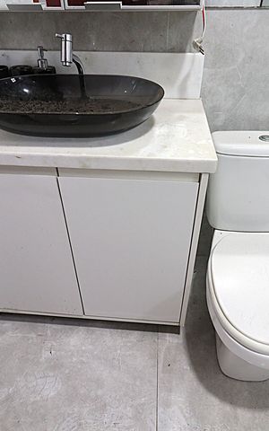 Casa à venda com 152m², 5 quartos e 5 vagasBanheiro social