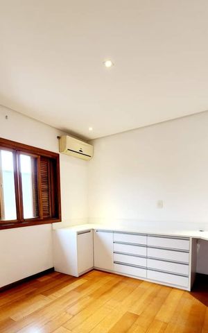 Casa de condomínio para alugar com 375m², 4 quartos e 2 vagas Casa de condomínio para alugar com 375m², 4 quartos e 2 vagasQuarto