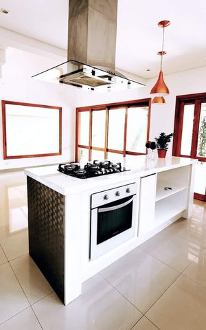 Casa de condomínio para alugar com 375m², 4 quartos e 2 vagas Casa de condomínio para alugar com 375m², 4 quartos e 2 vagasCozinha