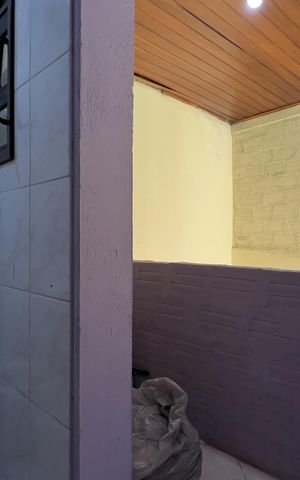 Casa à venda com 216m², 4 quartos e 2 vagas Casa à venda com 216m², 4 quartos e 2 vagasÁrea externa