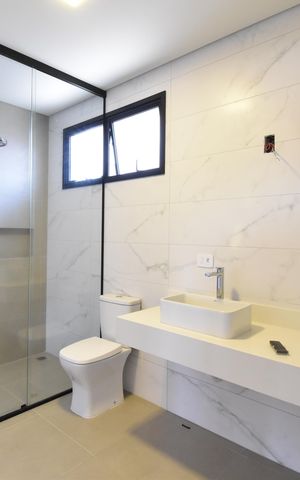 Casa de condomínio à venda com 268m², 3 quartos e 4 vagasBanheiro da Suíte 1