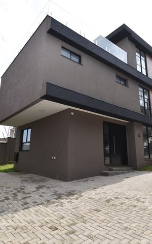 Casa de condomínio à venda com 268m², 3 quartos e 4 vagasÁrea externa