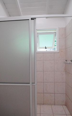 Casa para alugar com 950m², 3 quartos e 2 vagasBanheiro