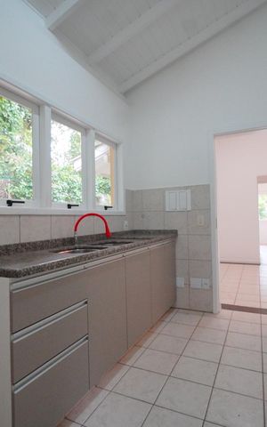Casa para alugar com 950m², 3 quartos e 2 vagasCozinha