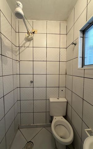 Casa à venda com 208m², 2 quartos e 2 vagasBanheiro de serviço