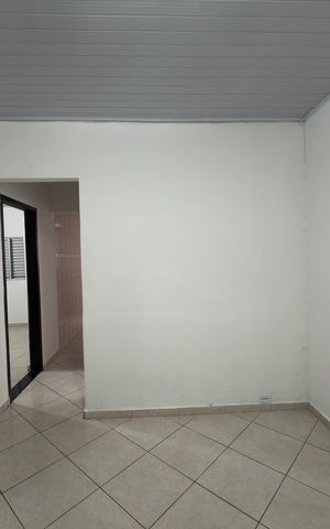 Casa à venda com 208m², 2 quartos e 2 vagasSala
