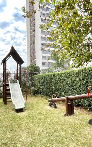 Apartamento à venda com 145m², 3 quartos e 4 vagas Apartamento à venda com 145m², 3 quartos e 4 vagasÁrea comum - Playground