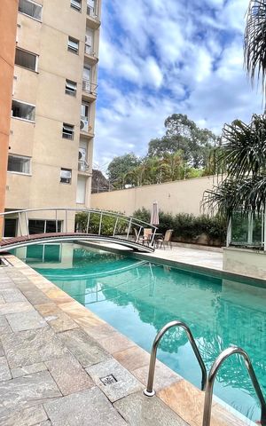 Apartamento à venda com 145m², 3 quartos e 4 vagas Apartamento à venda com 145m², 3 quartos e 4 vagasÁrea comum - Piscina