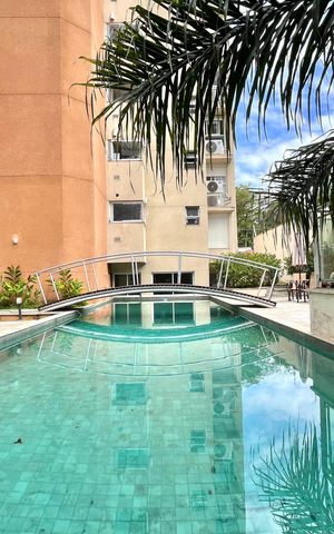 Apartamento à venda com 145m², 3 quartos e 4 vagas Apartamento à venda com 145m², 3 quartos e 4 vagasÁrea comum - Piscina