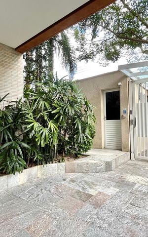 Apartamento à venda com 145m², 3 quartos e 4 vagas Apartamento à venda com 145m², 3 quartos e 4 vagasHall de entrada