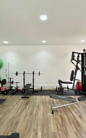 Apartamento à venda com 145m², 3 quartos e 4 vagas Apartamento à venda com 145m², 3 quartos e 4 vagasÁrea comum - Academia