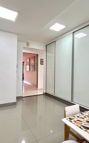 Apartamento à venda com 145m², 3 quartos e 4 vagas Apartamento à venda com 145m², 3 quartos e 4 vagasCozinha