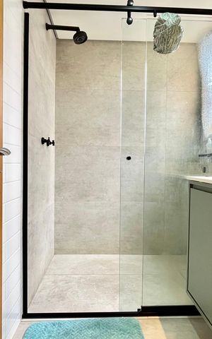 Apartamento à venda com 145m², 3 quartos e 4 vagas Apartamento à venda com 145m², 3 quartos e 4 vagasBanheiro da Suíte 1
