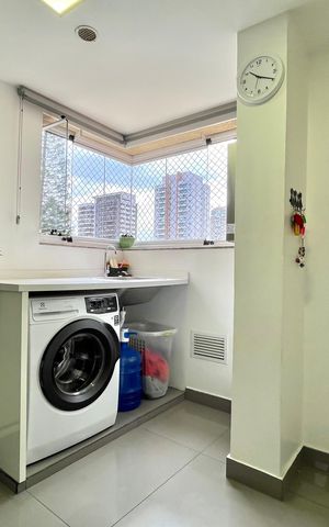 Apartamento à venda com 145m², 3 quartos e 4 vagas Apartamento à venda com 145m², 3 quartos e 4 vagasÁrea de Serviço
