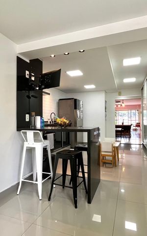 Apartamento à venda com 145m², 3 quartos e 4 vagas Apartamento à venda com 145m², 3 quartos e 4 vagasÁrea de Serviço