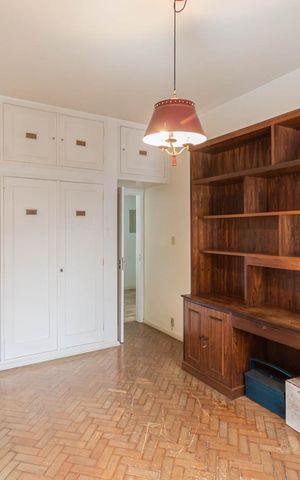 Apartamento à venda com 150m², 3 quartos e 1 vagaQuarto 2