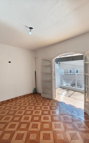 Casa à venda com 100m², 3 quartos e 2 vagas Casa à venda com 100m², 3 quartos e 2 vagasQuarto 1