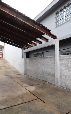 Casa para alugar com 45m², 1 quarto e 3 vagasQuintal e Garagem