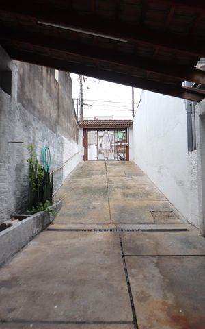 Casa para alugar com 45m², 1 quarto e 3 vagasQuintal e Garagem