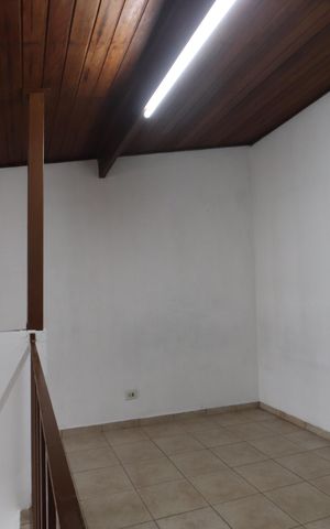 Casa para alugar com 45m², 1 quarto e 3 vagasQuarto